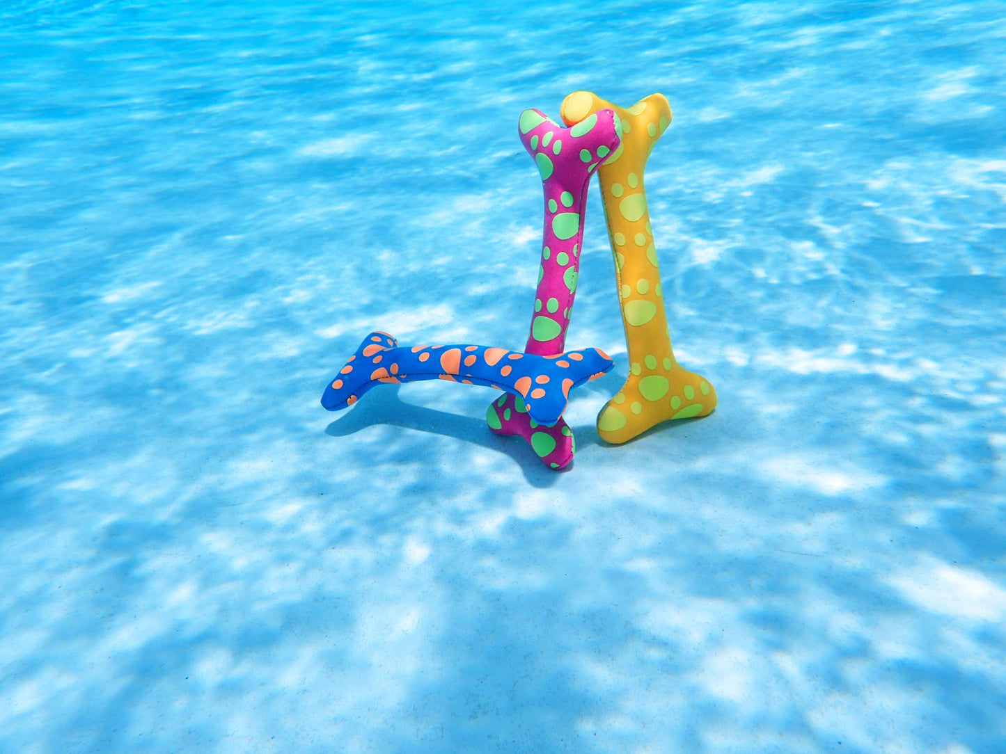 Swimline Neoprene Covered Dive Doggy Bones Toys 3-Pack Weighted Catch and Retrieval Game for Swimming Pool & Bath Tub for Kids Multi Color Rings Underwater Dive Practice Education Learn