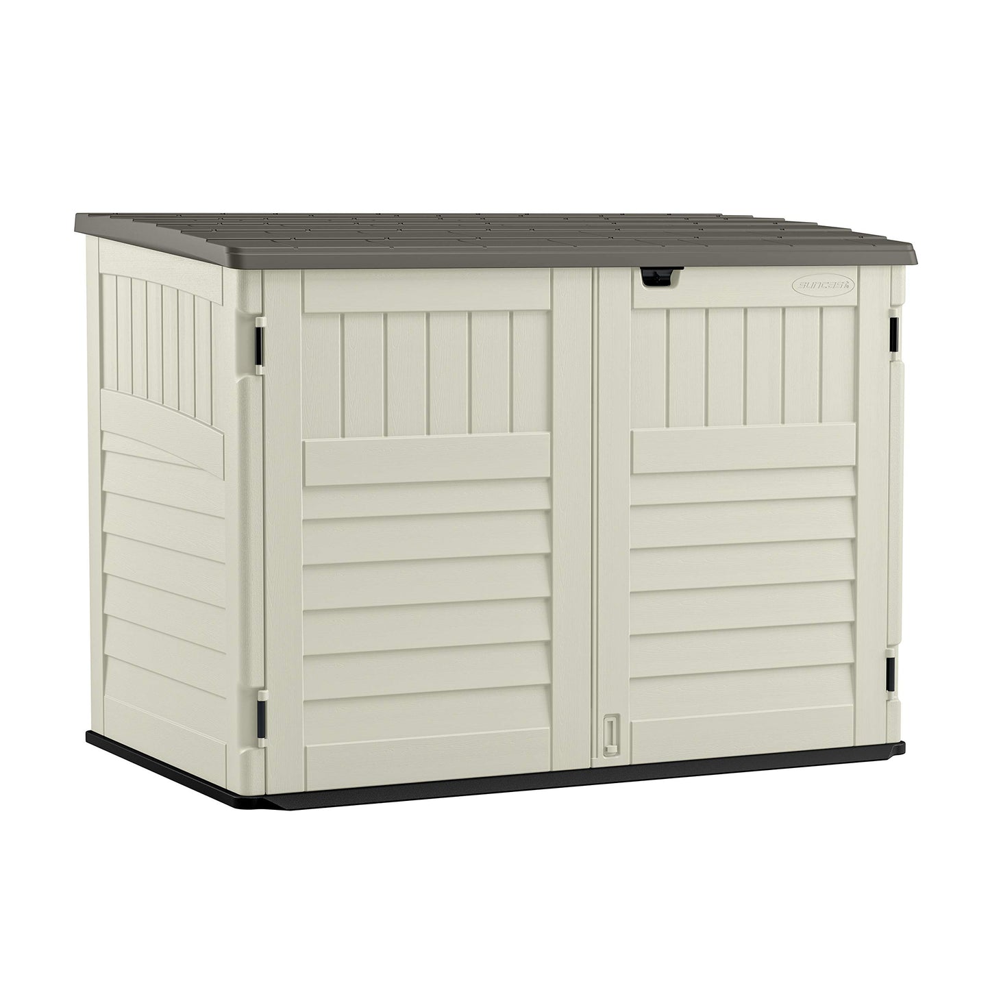 Suncast Abri de rangement horizontal escamotable de 5,9 pi x 3,7 pi – Rangement extérieur en bois naturel pour poubelles et outils de jardin – Résine toutes saisons, couvercle à charnière, sol renforcé – Vanille et Stoney