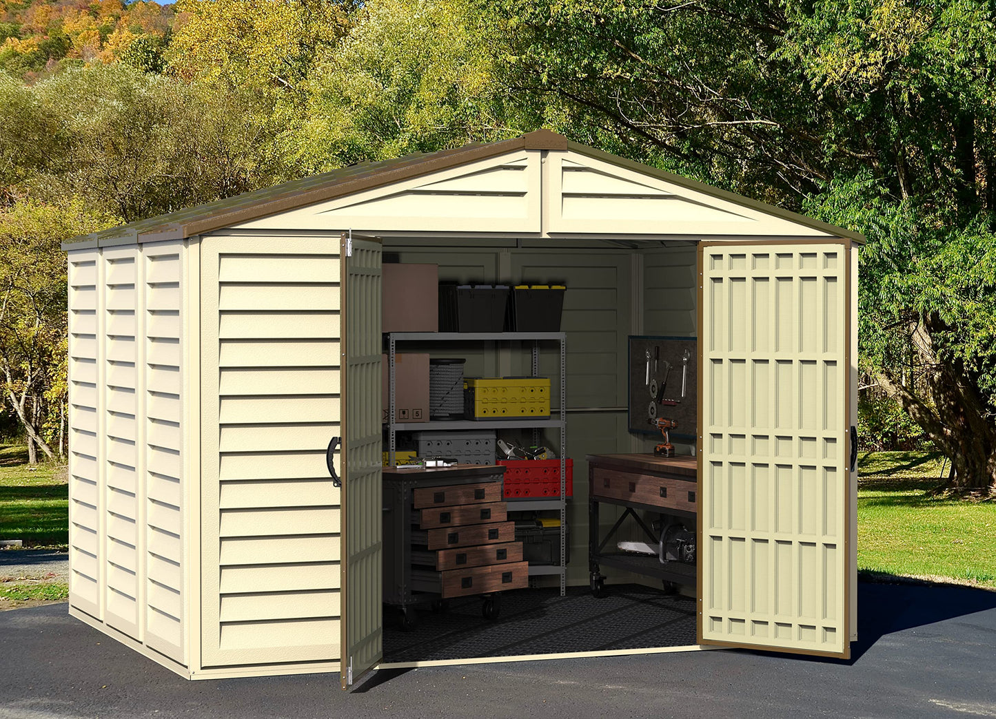 Duramax 0638801402145 Woodbridge Plus Abri de jardin en plastique 10,5 x 8 avec kit de fondation et fenêtre fixe - ivoire et marron - Garantie 15 ans, 10 x 8, marron et ivoire