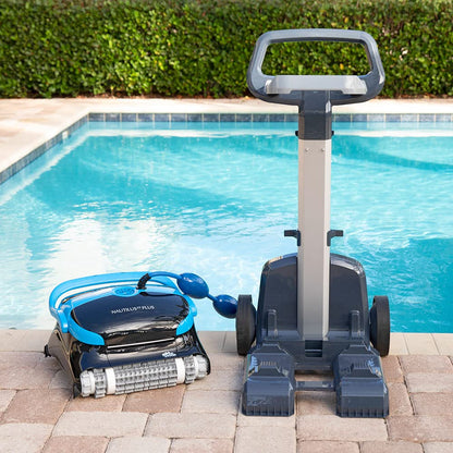 Aspirateur robotique de piscine Dolphin Nautilus CC Plus avec chariot universel — Facile à transporter et à ranger votre Dolphin — Idéal pour les piscines hors sol/enterrées jusqu'à 50 pieds de longueur