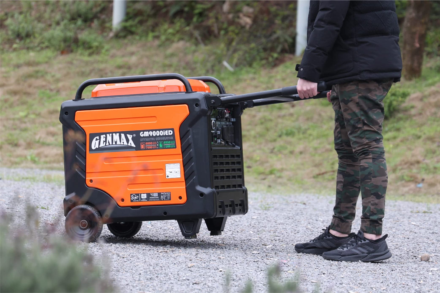 Générateur à onduleur portable GENMAX, moteur alimenté au propane super silencieux de 9 000 W avec capacité parallèle, démarrage à distance/électrique, idéal pour l'alimentation de secours domestique. Conforme à l'EPA (GM9000iED) GM9000iED 