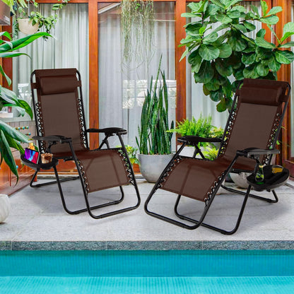 Goplus Zero Gravity Chaise, Chaise Longue Inclinable Pliante Réglable avec Oreiller et Porte-gobelet, Patio Pelouse inclinable pour Piscine Extérieure Camp Yard (1, Marron) lot de 1