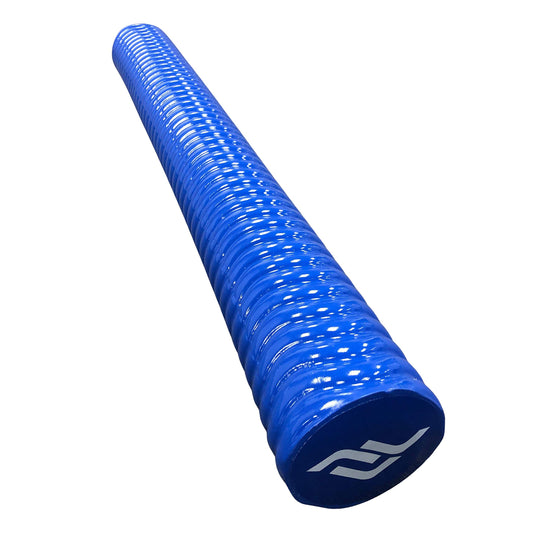 Nouilles de piscine IMMERSA Jumbo, revêtement en vinyle à base d'eau de qualité supérieure et nouilles en mousse souple résistantes aux UV pour nager et flotter, flotteurs de lac, flotteurs de piscine pour adultes et enfants. Bleu foncé