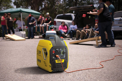 Champion Power Equipment 100692 Générateur à onduleur portable 2 000 watts, ultraléger 2 000 watts + gaz + démarrage manuel 