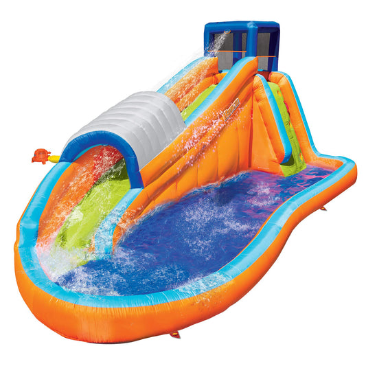 Banzai Surf Rider Water Park, Longueur : 17 pi 7 po, Largeur : 9 pi 6 po, Hauteur : 7 pi 11 po, Toboggan aquatique extérieur gonflable avec mur d'escalade, toboggan tunnel et pataugeoire lagon