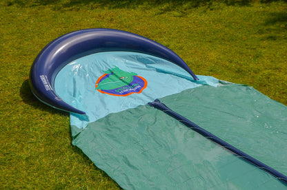 TEAM MAGNUS 18ft XL Slip and Slide - Toboggan gonflable robuste avec arroseur central et XL Crash Pad XL - 18ft