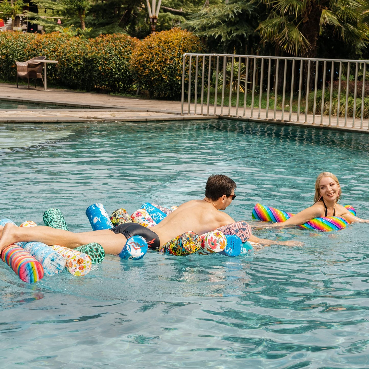 Nouilles de piscine IMMERSA Jumbo, revêtement en vinyle à base d'eau de qualité supérieure et nouilles en mousse souple résistantes aux UV pour nager et flotter, flotteurs de lac, flotteurs de piscine pour adultes et enfants. Princesse de glace