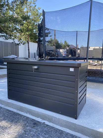 Biohort Leisuretime 120 Gal. Steel Metallic Dark Grey 53 in x 24 in x 28 in Deck Box with Soft Close Hydraulic Lift (120 Gallon) (120 Gallon) 120 Gallon