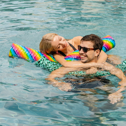 Nouilles de piscine IMMERSA Jumbo, revêtement en vinyle à base d'eau de qualité supérieure et nouilles en mousse souple résistantes aux UV pour nager et flotter, flotteurs de lac, flotteurs de piscine pour adultes et enfants. Sucette